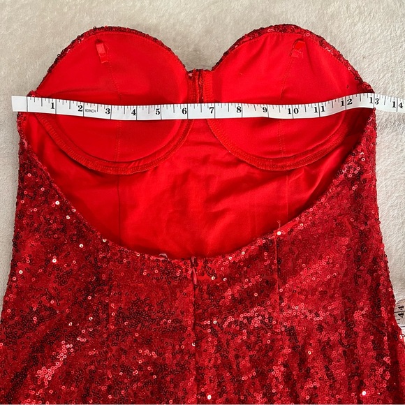 Jessica Rabbit Costume Dress with Gloves, Wig Included!!! - Picture 16 of 16